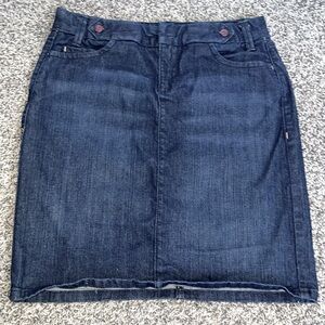 Womens jeans Skirt with pockets size 2 LIKE NEW